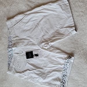 NWT Denim & Flower size 29 White Bermuda Shorts